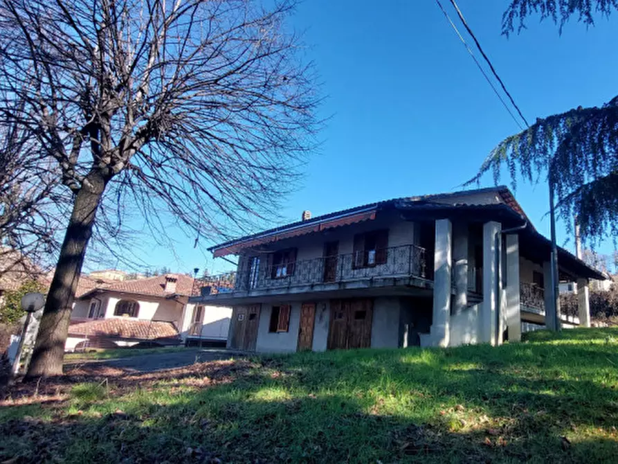 Immagine 1 di Villa in vendita  in Via Alba a Diano D'alba