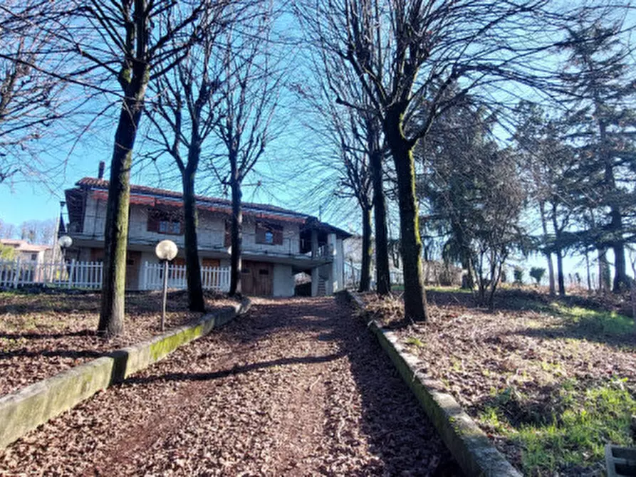 Immagine 2 di Villa in vendita  in Via Alba a Diano D'alba