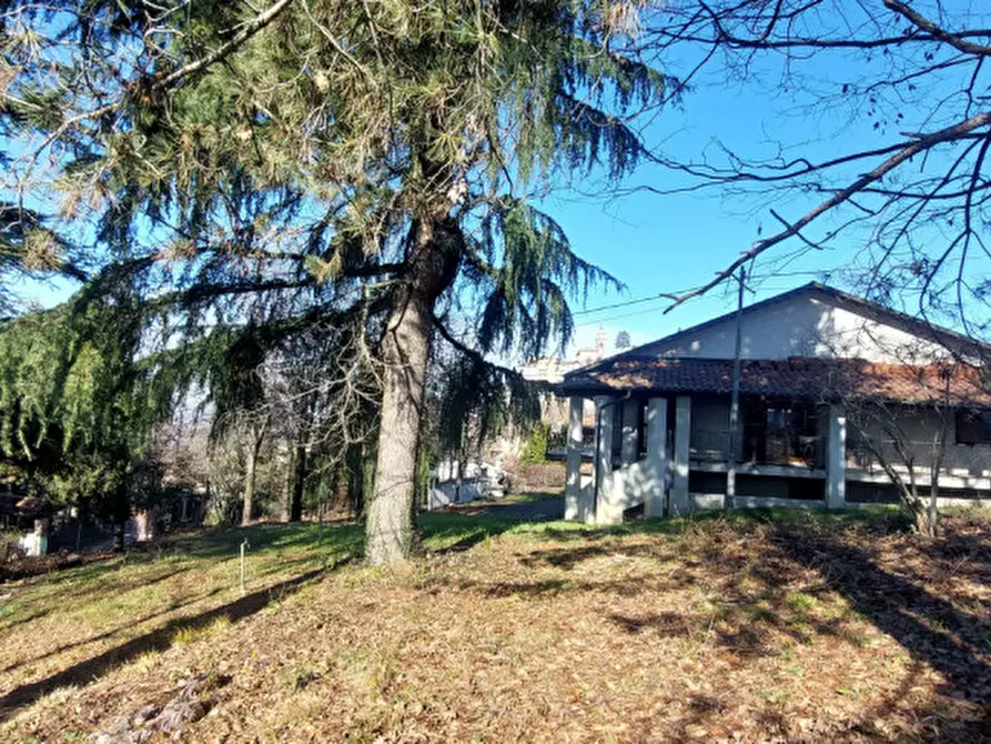 Immagine 5 di Villa in vendita  in Via Alba a Diano D'alba