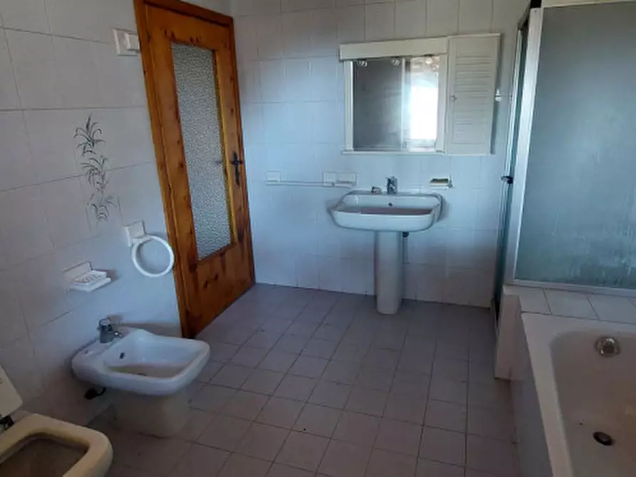 Immagine 21 di Villa in vendita  in Via Alba a Diano D'alba