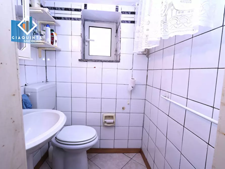 Immagine 7 di Casa indipendente in vendita  in VIA DEI GIARDINI n. 15-17 Piano T - 1 a Palagonia