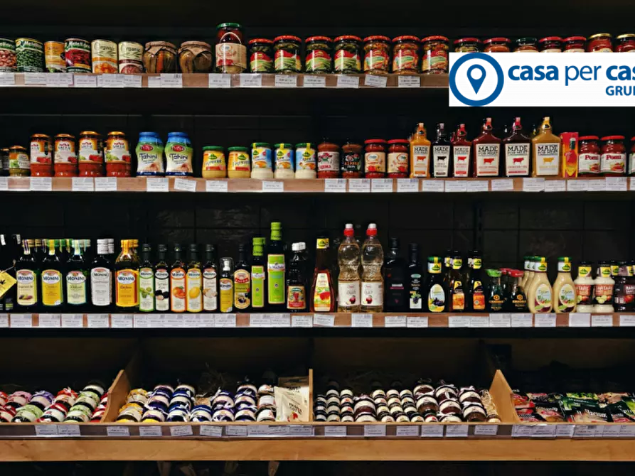 Immagine 1 di Attività commerciale in vendita  a Rovigo