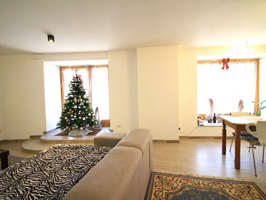 Immagine 1 di Appartamento in vendita  in Via Pinzolo a Tione Di Trento