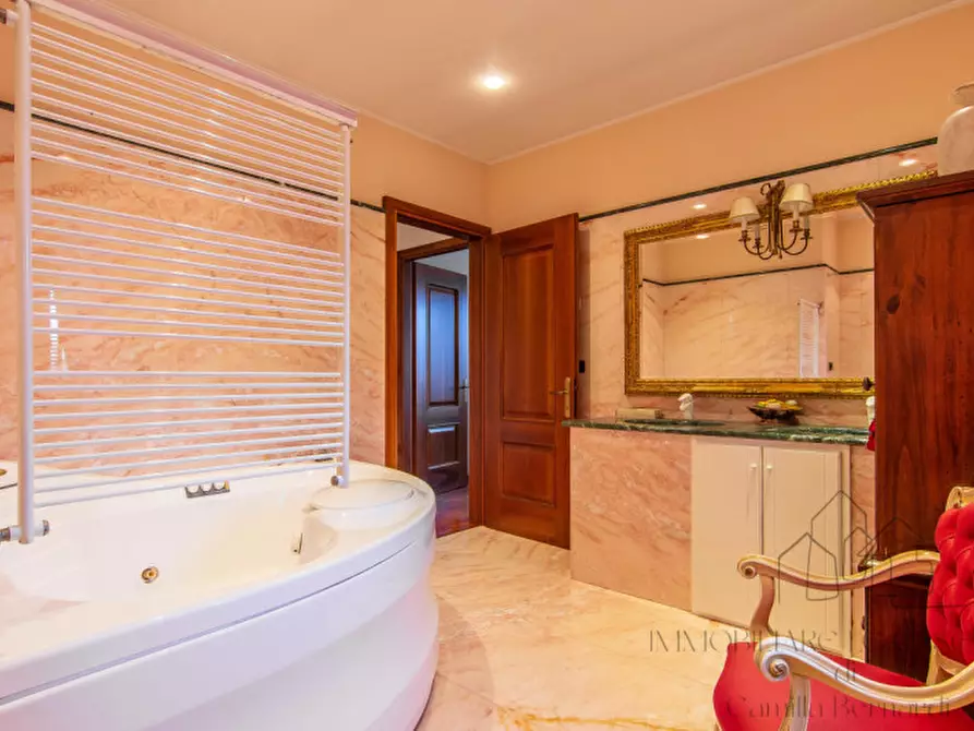 Immagine 21 di Villa in vendita  a Legnaro