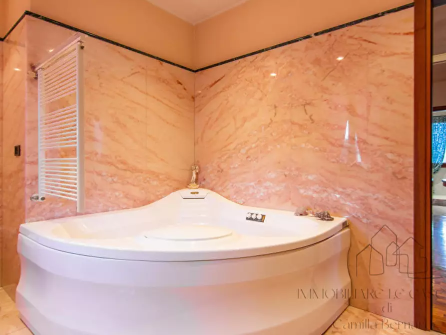 Immagine 22 di Villa in vendita  a Legnaro