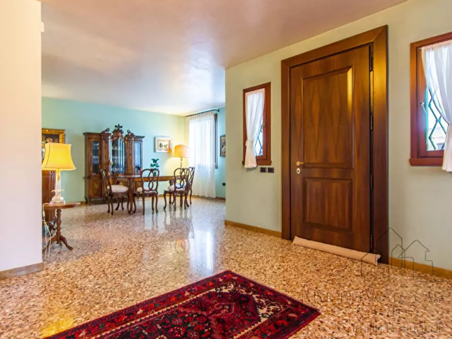 Immagine 28 di Villa in vendita  a Legnaro