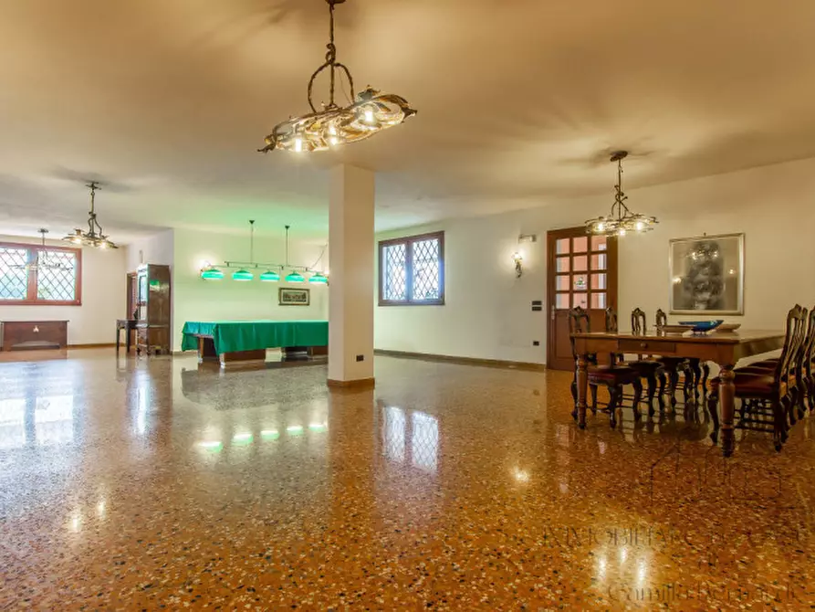 Immagine 36 di Villa in vendita  a Legnaro