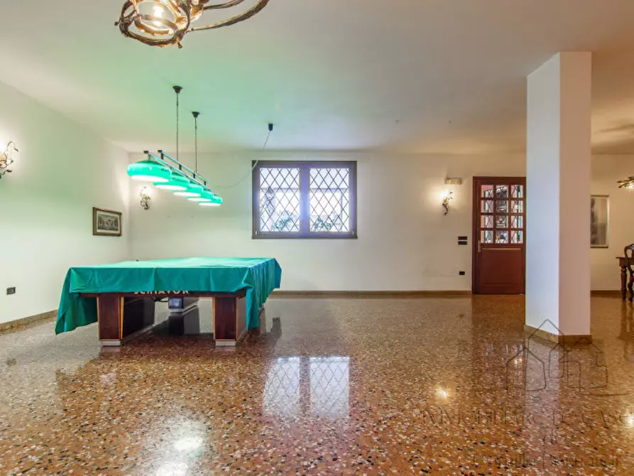 Immagine 37 di Villa in vendita  a Legnaro