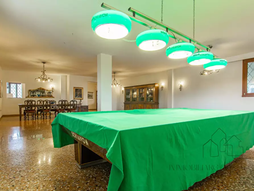 Immagine 39 di Villa in vendita  a Legnaro