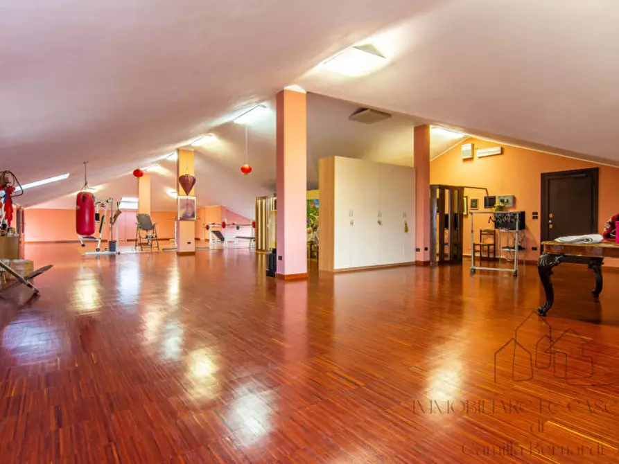 Immagine 42 di Villa in vendita  a Legnaro