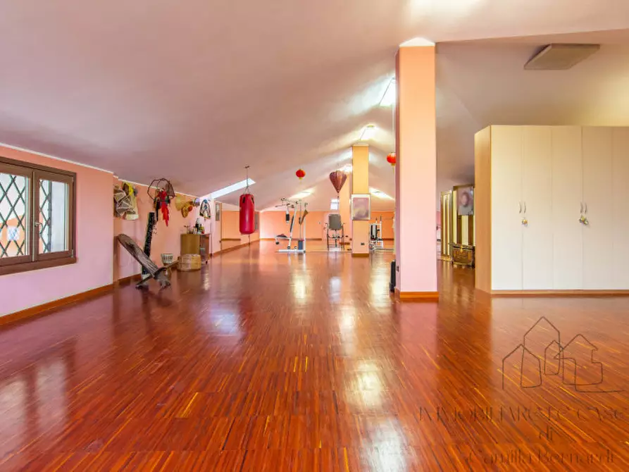 Immagine 43 di Villa in vendita  a Legnaro