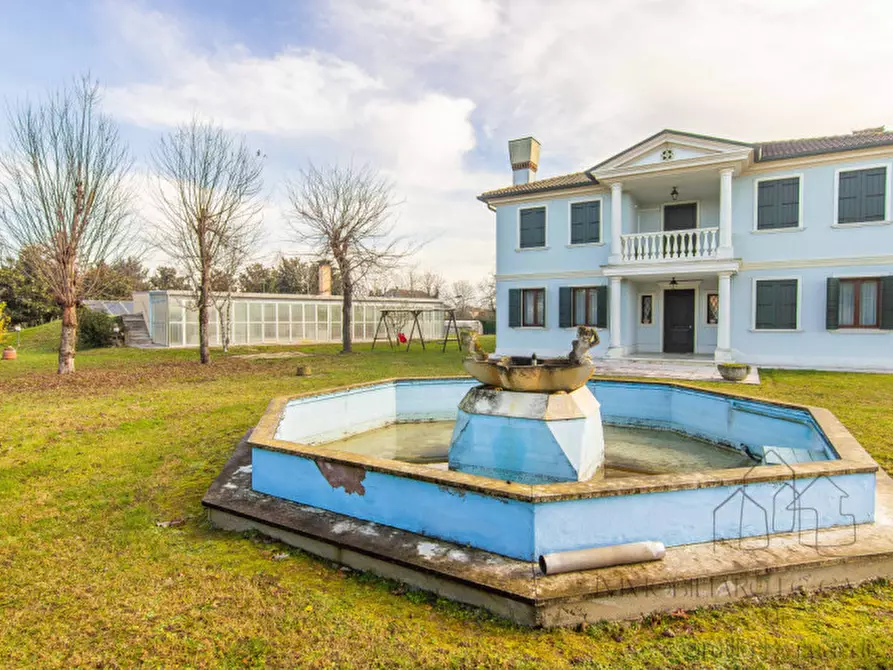 Immagine 54 di Villa in vendita  a Legnaro