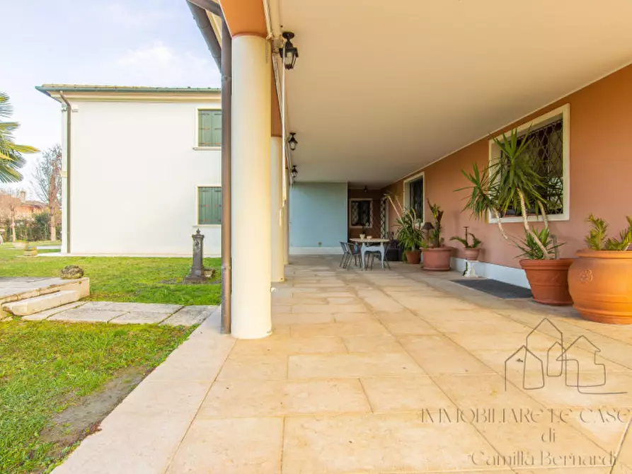 Immagine 56 di Villa in vendita  a Legnaro