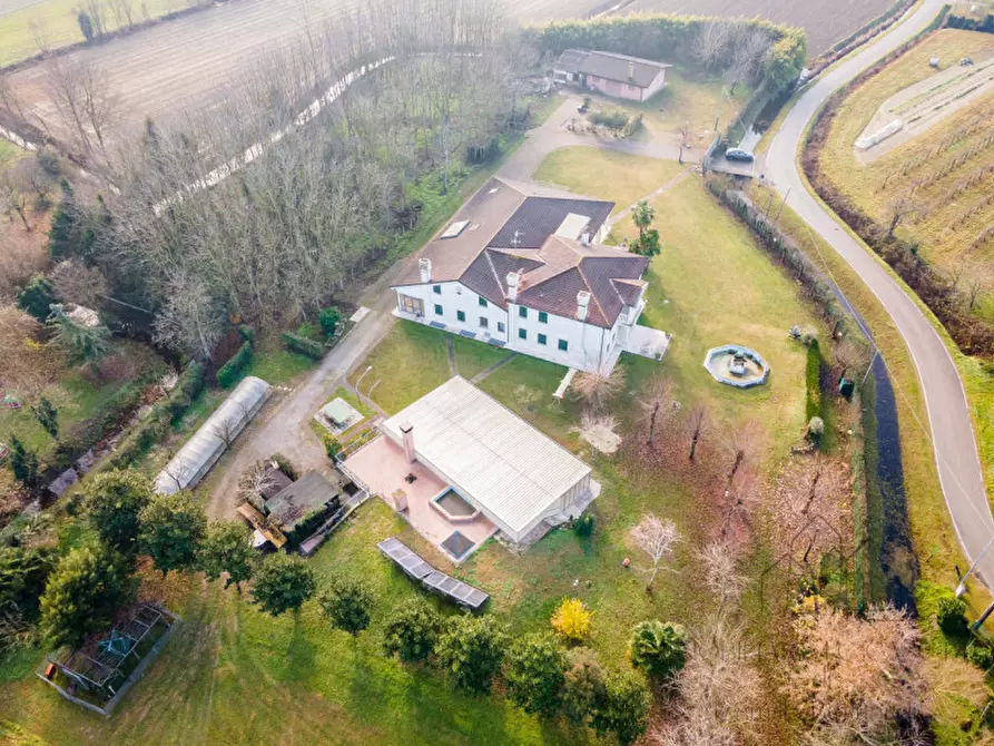 Immagine 65 di Villa in vendita  a Legnaro