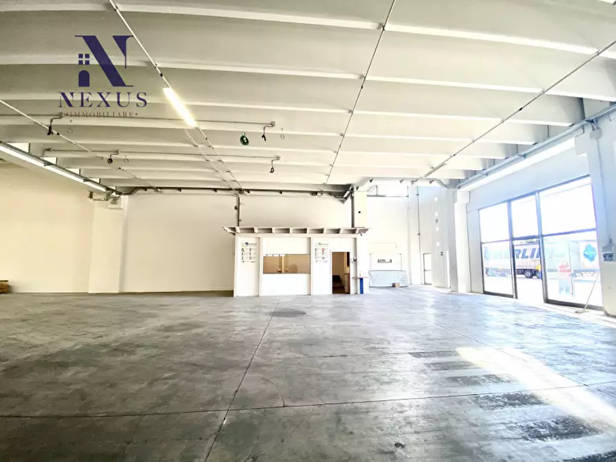 Immagine 7 di Capannone industriale in affitto  a Senigallia