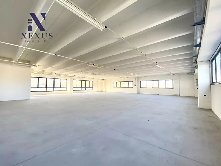 Immagine 14 di Capannone industriale in affitto  a Senigallia