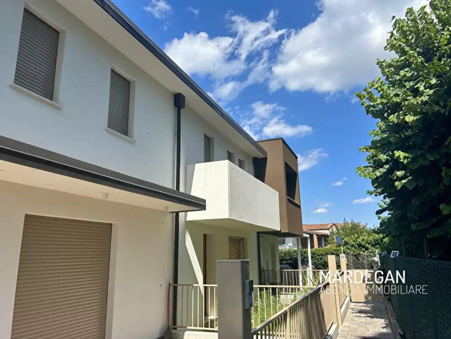 Immagine 2 di Villetta a schiera in vendita  in VIA RIZIERI SERATO a San Martino Di Lupari