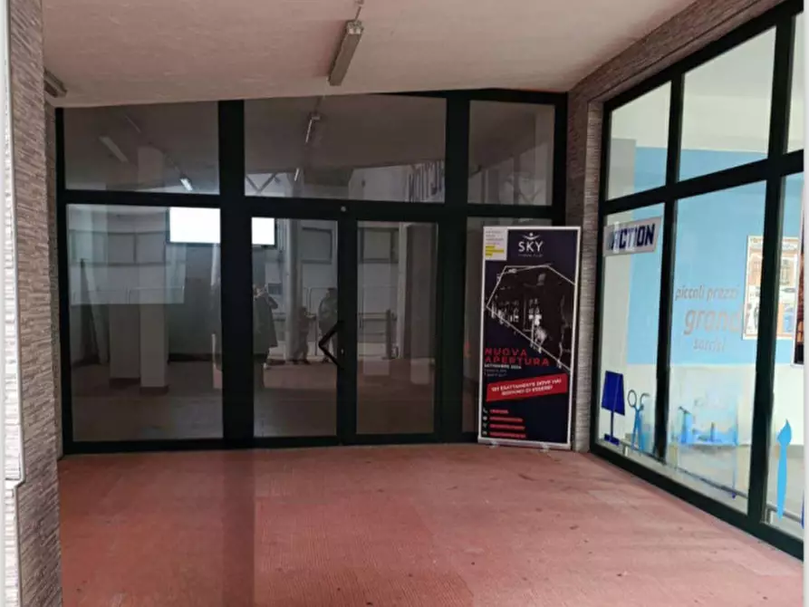 Immagine 6 di Attività commerciale in affitto  in Via cancelleria a Ariccia