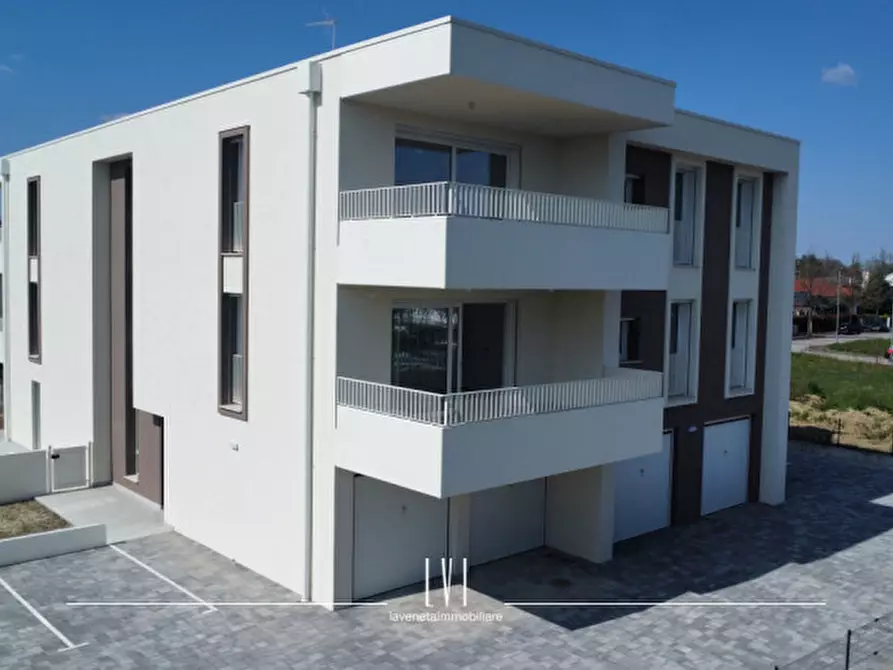 Immagine 6 di Appartamento in vendita  in via Monte Civetta 100 a San Donà Di Piave