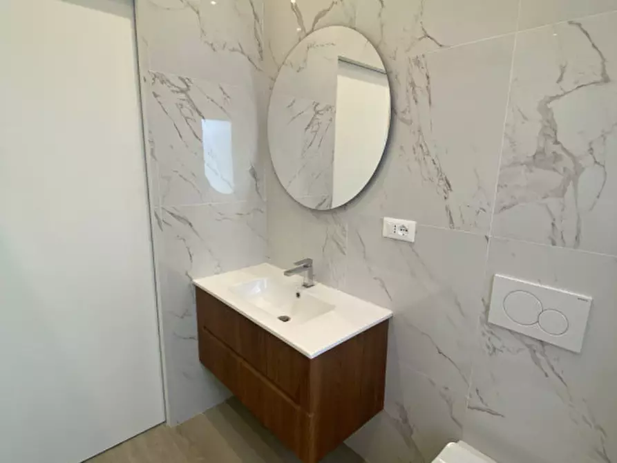 Immagine 27 di Appartamento in vendita  in VIA MARSALA a Firenze