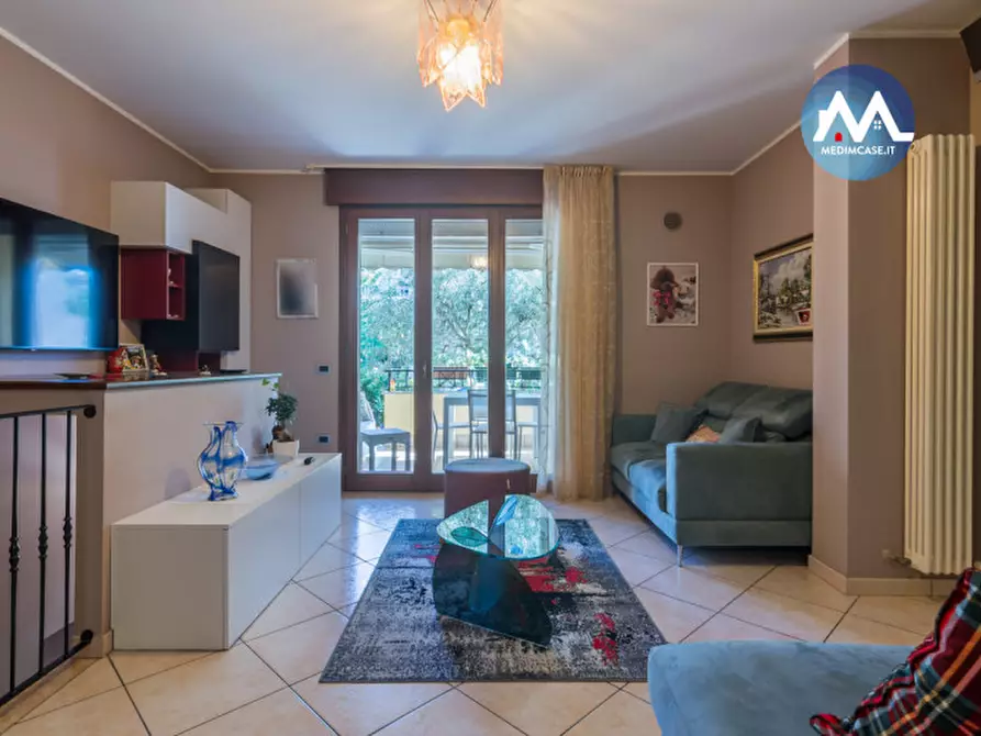 Immagine 1 di Appartamento in vendita  in Via Montenevoso a Pesaro