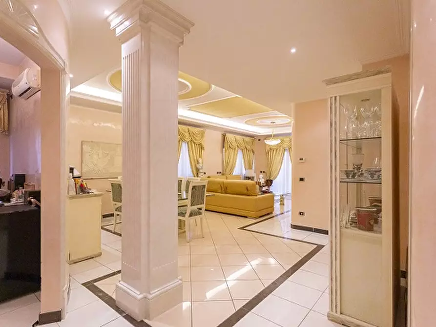 Immagine 8 di Appartamento in vendita  in viale Milano a Riccione