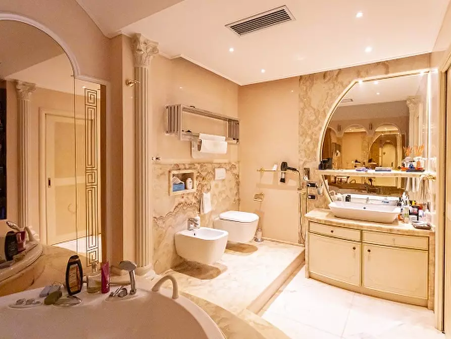 Immagine 14 di Appartamento in vendita  in viale Milano a Riccione