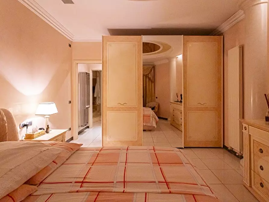 Immagine 15 di Appartamento in vendita  in viale Milano a Riccione