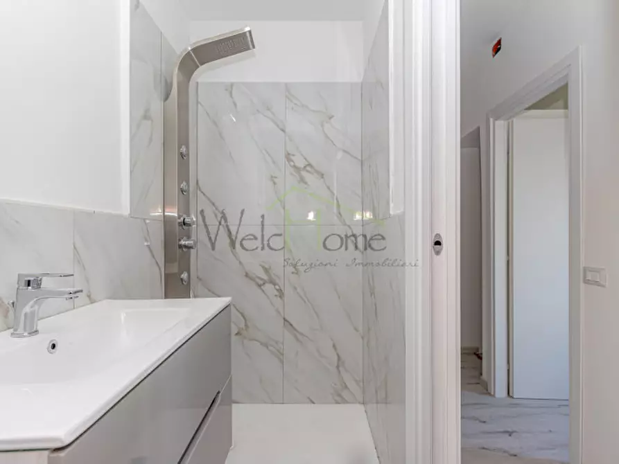 Immagine 14 di Appartamento in vendita  a Albavilla