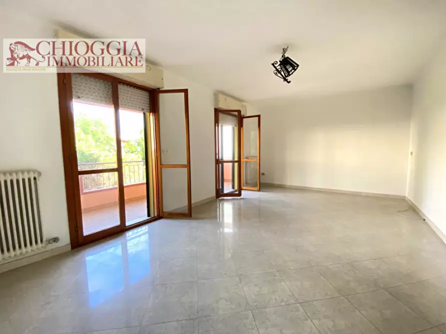 Immagine 3 di Casa trifamiliare in vendita  in Via G. Da Verrazzano a Chioggia