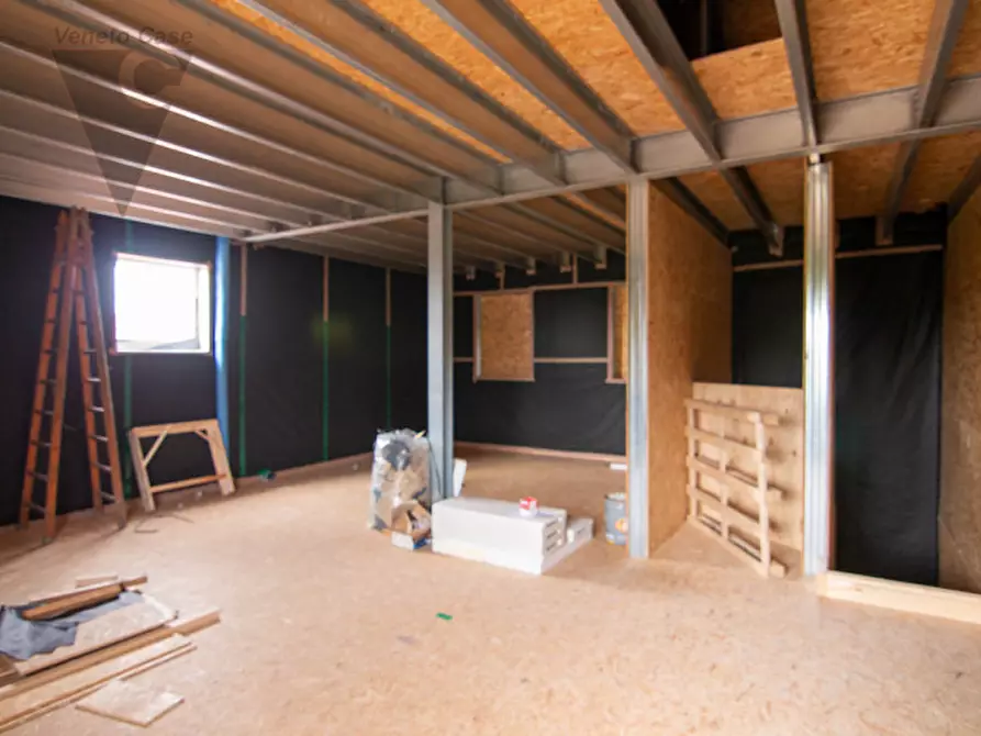 Immagine 5 di Casa bifamiliare in vendita  in via Ardoneghe a Brugine