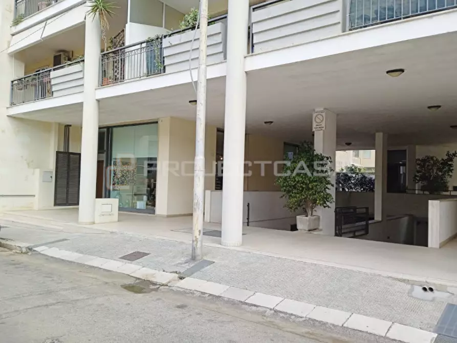 Immagine 2 di Garage in vendita  in via Alcide De Gasperi a Maglie