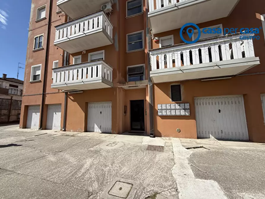 Immagine 16 di Appartamento in vendita  in Via Leonardo da Vinci a Adria