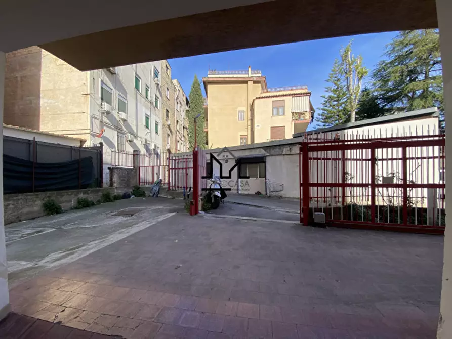 Immagine 4 di Appartamento in vendita  in Zona Paruta a Palermo