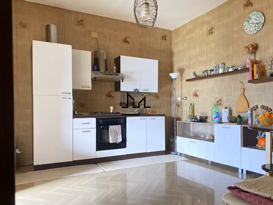 Immagine 26 di Appartamento in vendita  in Zona Paruta a Palermo