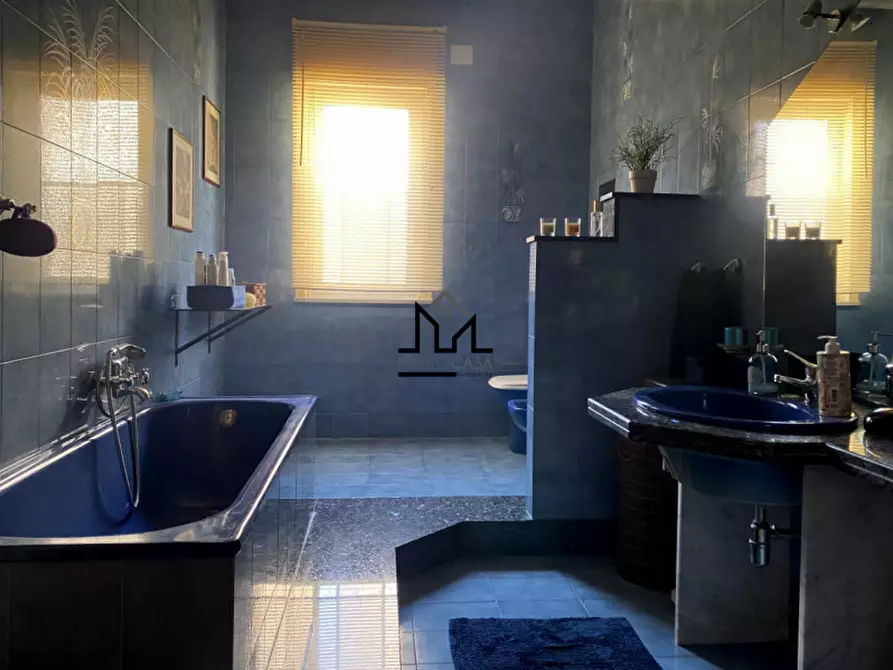 Immagine 30 di Appartamento in vendita  in Zona Paruta a Palermo