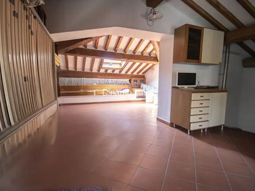 Immagine 17 di Villa in vendita  in via 8 marzo a Prato