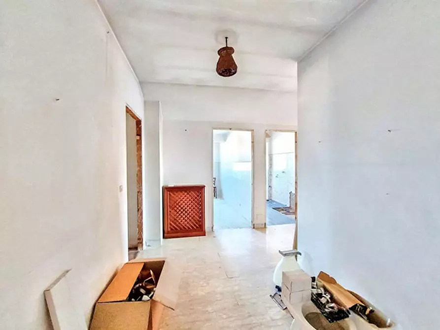 Immagine 3 di Magazzino in vendita  in Via del Castello, N. 13/A a Foligno