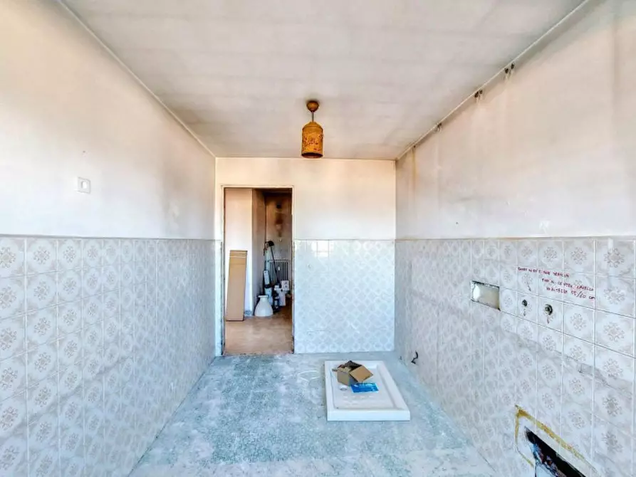 Immagine 6 di Magazzino in vendita  in Via del Castello, N. 13/A a Foligno