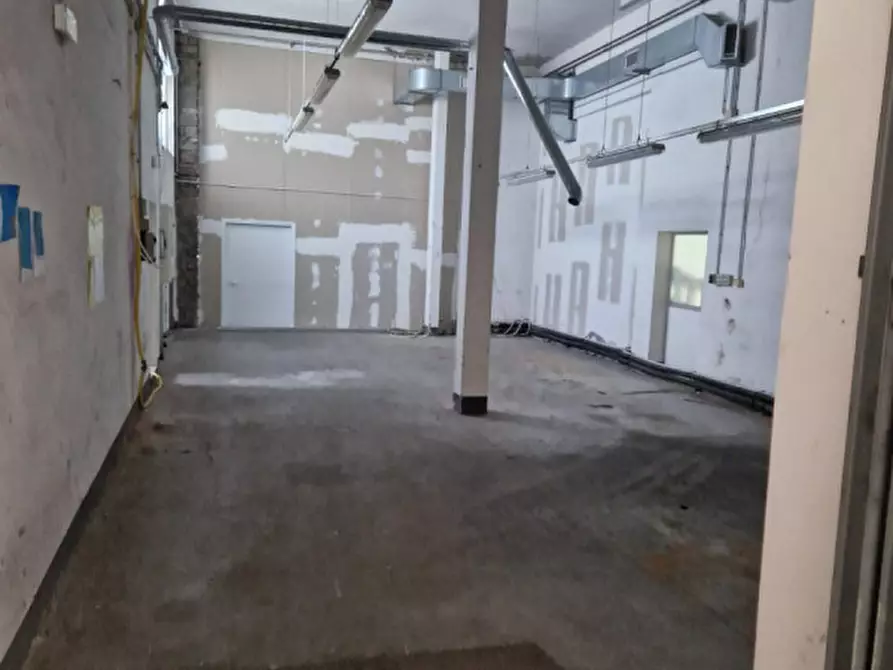 Immagine 14 di Capannone industriale in affitto  in VIA DEI CONFINI a Campi Bisenzio