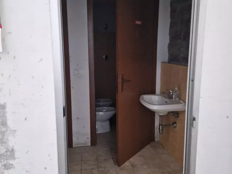 Immagine 16 di Capannone industriale in affitto  in VIA DEI CONFINI a Campi Bisenzio