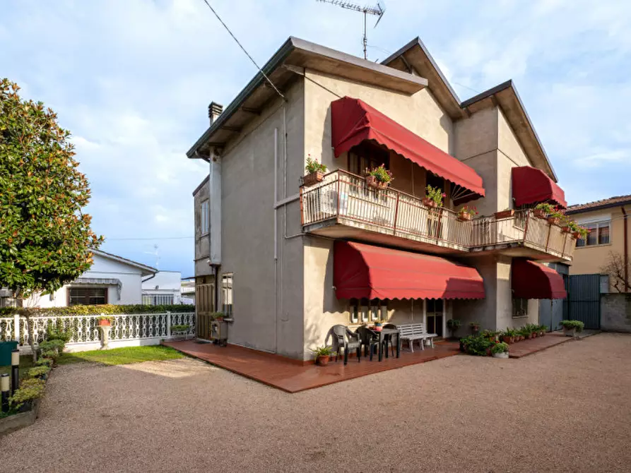 Immagine 1 di Casa indipendente in vendita  in via Volta a Solesino