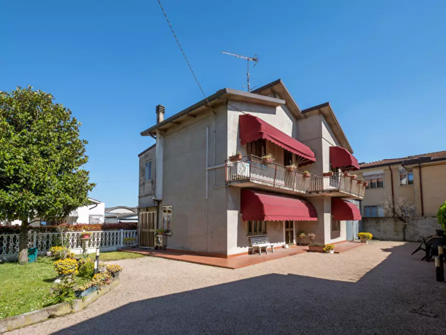 Immagine 1 di Casa indipendente in vendita  in via Volta a Solesino