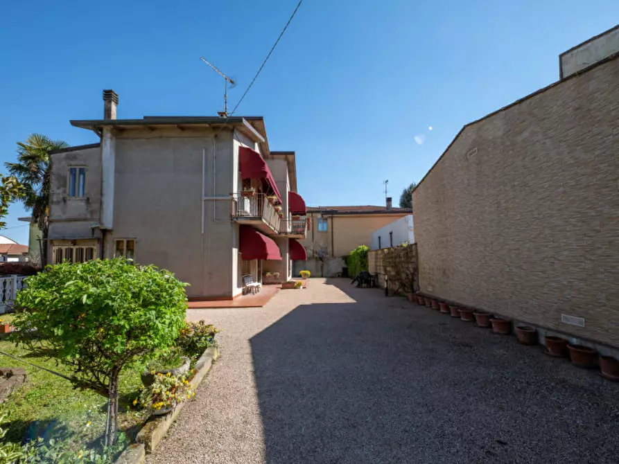 Immagine 34 di Casa indipendente in vendita  in via Volta a Solesino