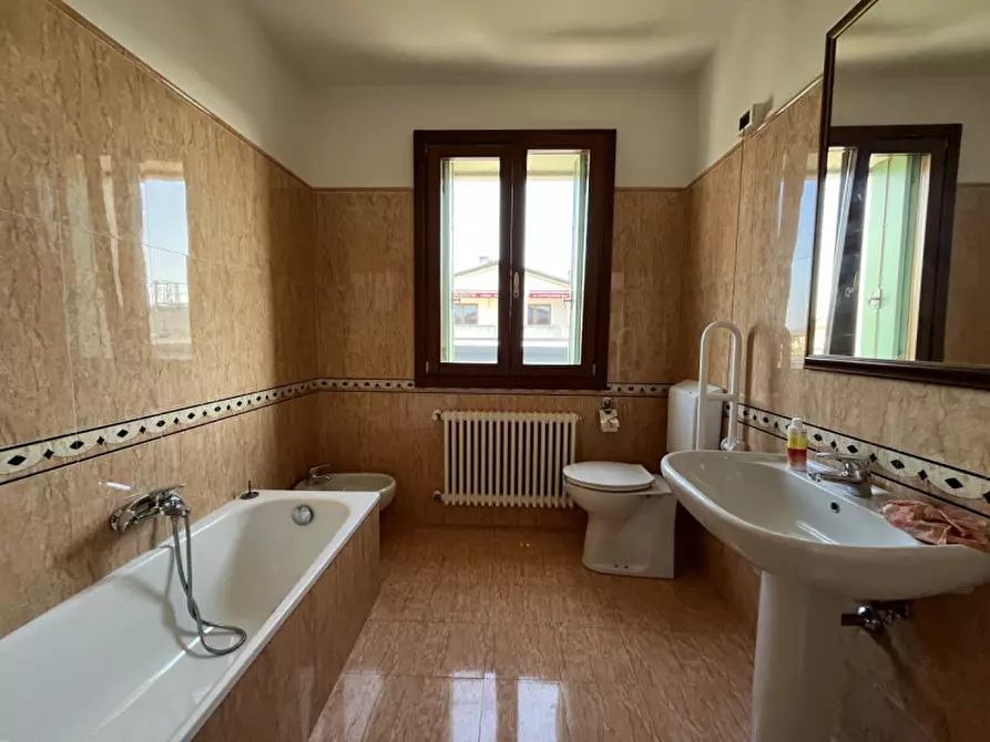 Immagine 13 di Ufficio in affitto  in Via Berico Euganea a Villaga