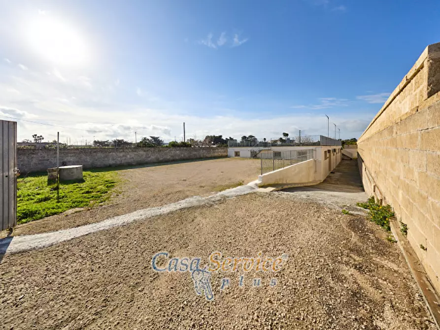 Immagine 9 di Laboratorio in vendita  in Via Venezuela a Racale