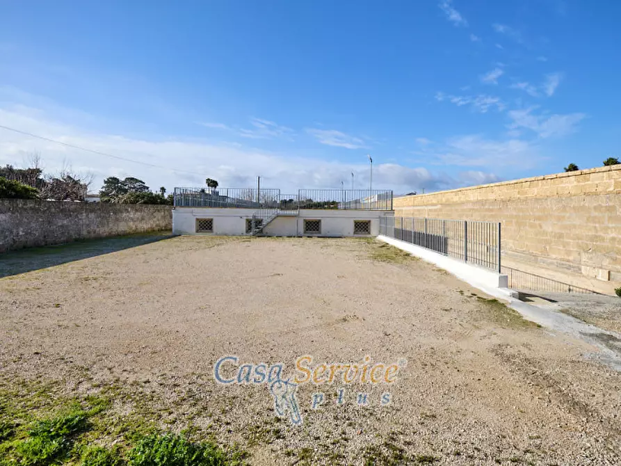 Immagine 11 di Laboratorio in vendita  in Via Venezuela a Racale