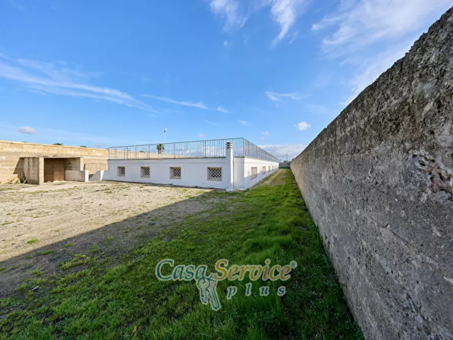 Immagine 23 di Laboratorio in vendita  in Via Venezuela a Racale