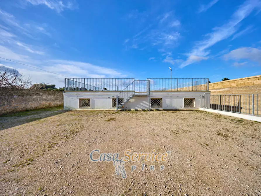 Immagine 29 di Laboratorio in vendita  in Via Venezuela a Racale