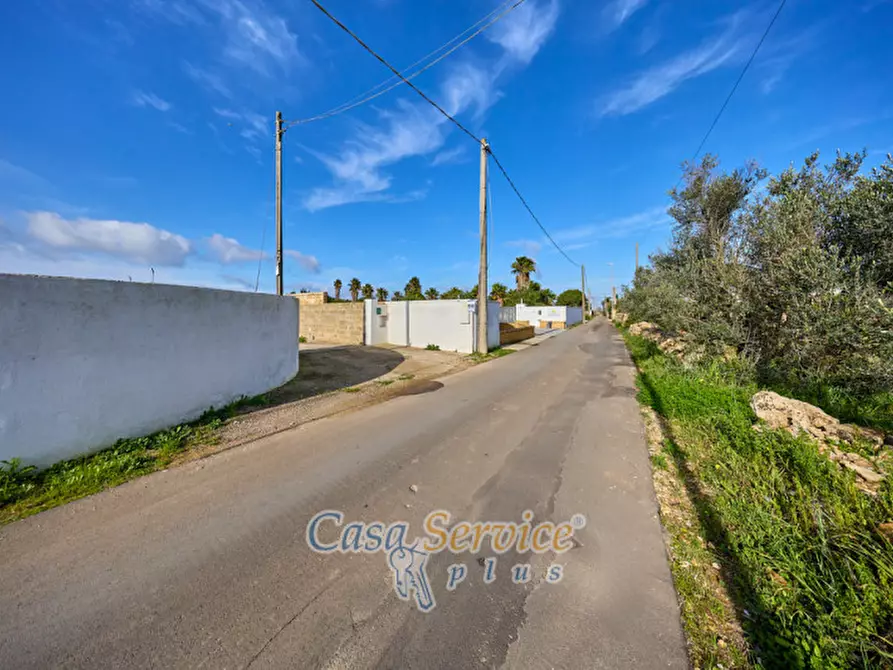 Immagine 31 di Laboratorio in vendita  in Via Venezuela a Racale